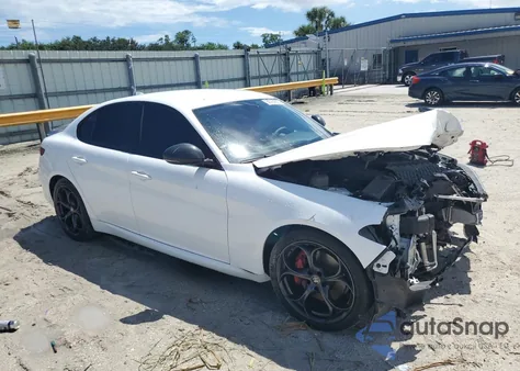 2019 Alfa Romeo Giulia from USA, damaged, VIN ZARFAMANXK7600999